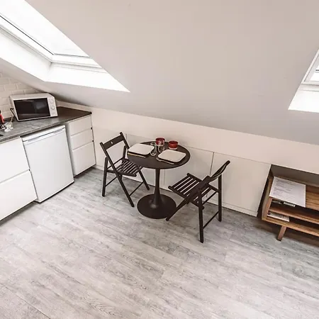 Le Coquet Climatise Face A La Cathedrale - 3g Apartment Reims