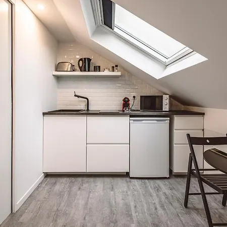 Le Coquet Climatise Face A La Cathedrale - 3g Reims