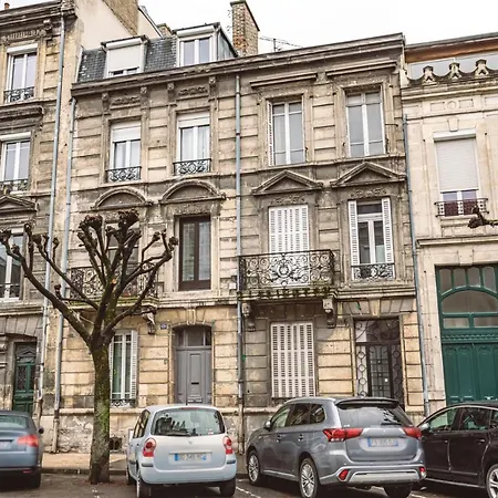 Le Coquet Climatise Face A La Cathedrale - 3g Appartement