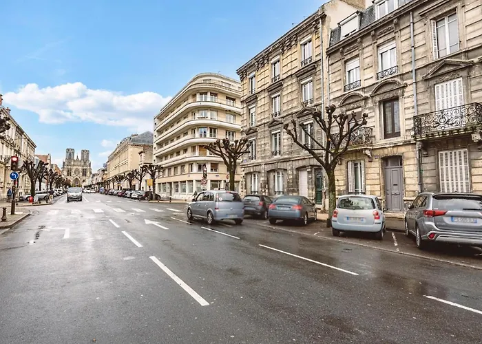 Le Coquet Climatise Face A La Cathedrale - 3g