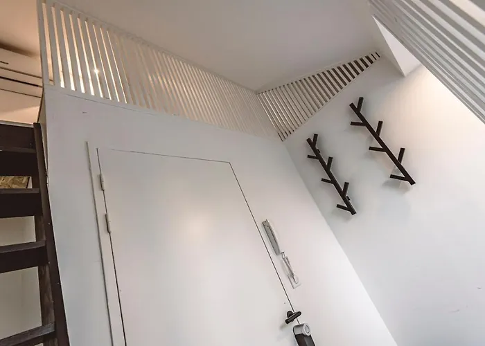 Le Coquet Climatise Face A La Cathedrale - 3g *